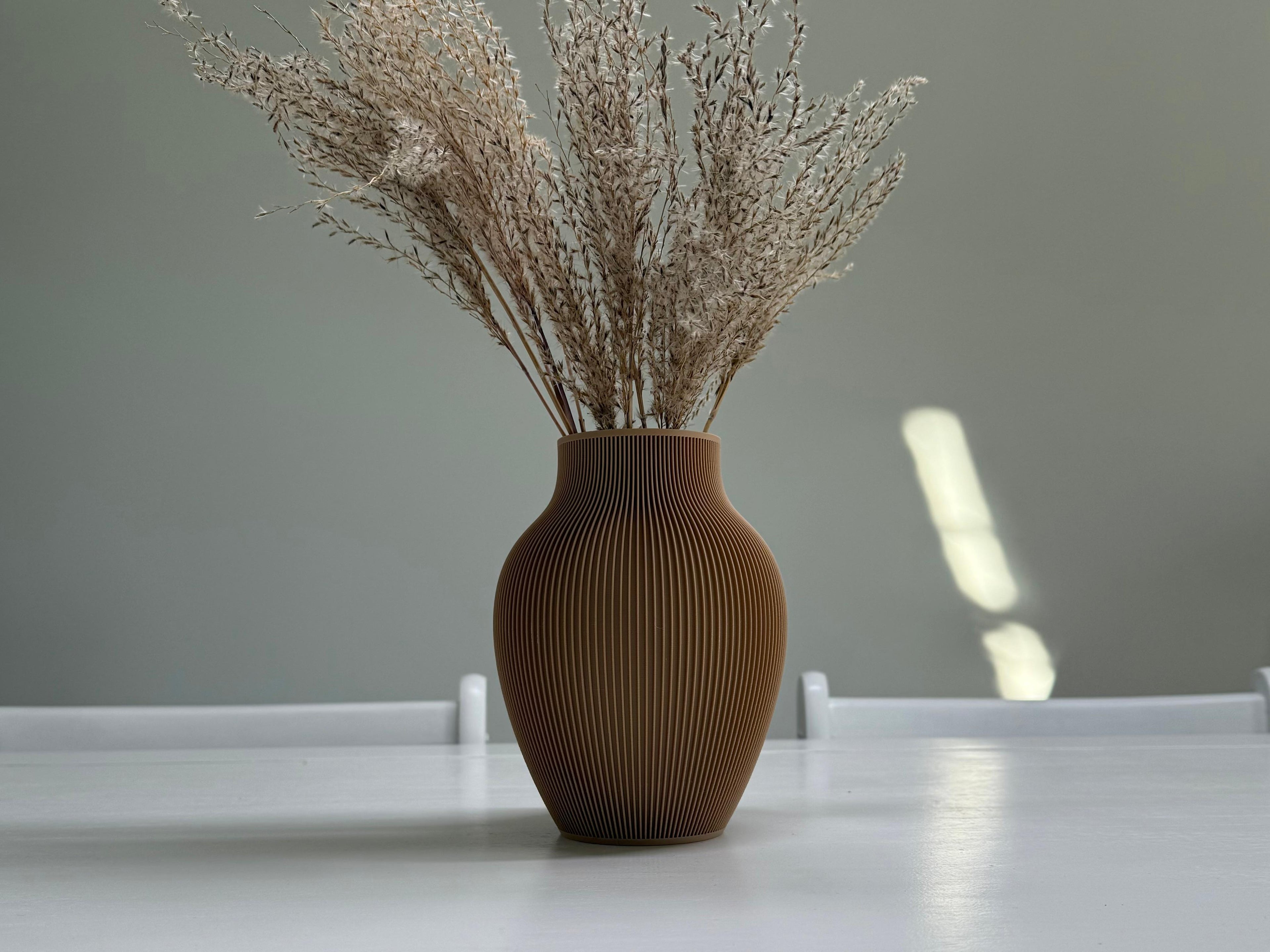 Elegant Rounded Vase – Fine Vertical Ribbed Texture, Soft Neutral Tone